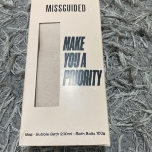 Missguided Make You A Priority Gift Set Bubble Bath 200ml + Bath Salts 200g + Pull String Bag